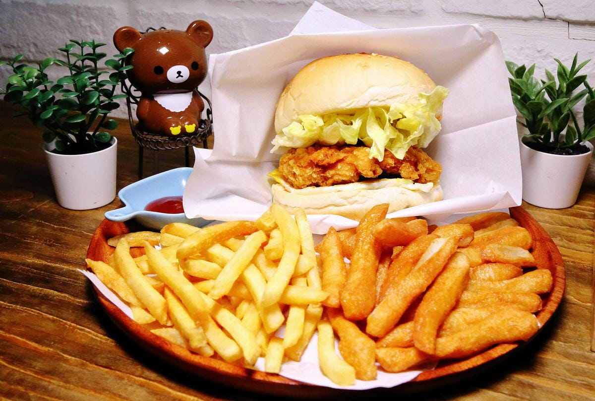 藏身社區的平價高人氣早午餐,竟然有加太陽蛋的麵線頭一次看到, 藏身社區的平價高人氣早午餐,竟然有加太陽蛋的麵線頭一次看到,