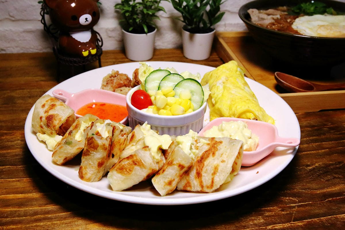 藏身社區的平價高人氣早午餐,竟然有加太陽蛋的麵線頭一次看到, 藏身社區的平價高人氣早午餐,竟然有加太陽蛋的麵線頭一次看到,