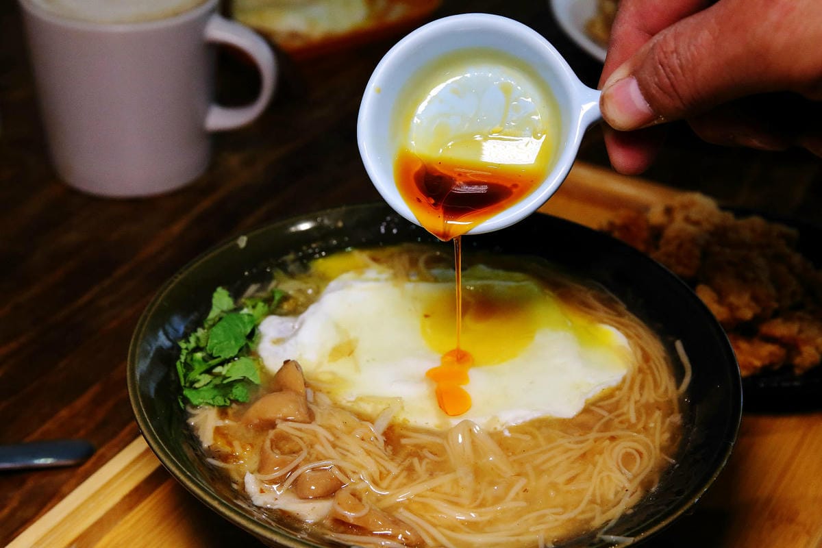 藏身社區的平價高人氣早午餐,竟然有加太陽蛋的麵線頭一次看到, 藏身社區的平價高人氣早午餐,竟然有加太陽蛋的麵線頭一次看到,