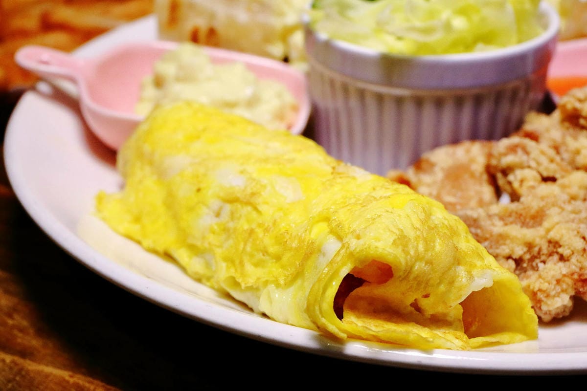 藏身社區的平價高人氣早午餐,竟然有加太陽蛋的麵線頭一次看到, 藏身社區的平價高人氣早午餐,竟然有加太陽蛋的麵線頭一次看到,