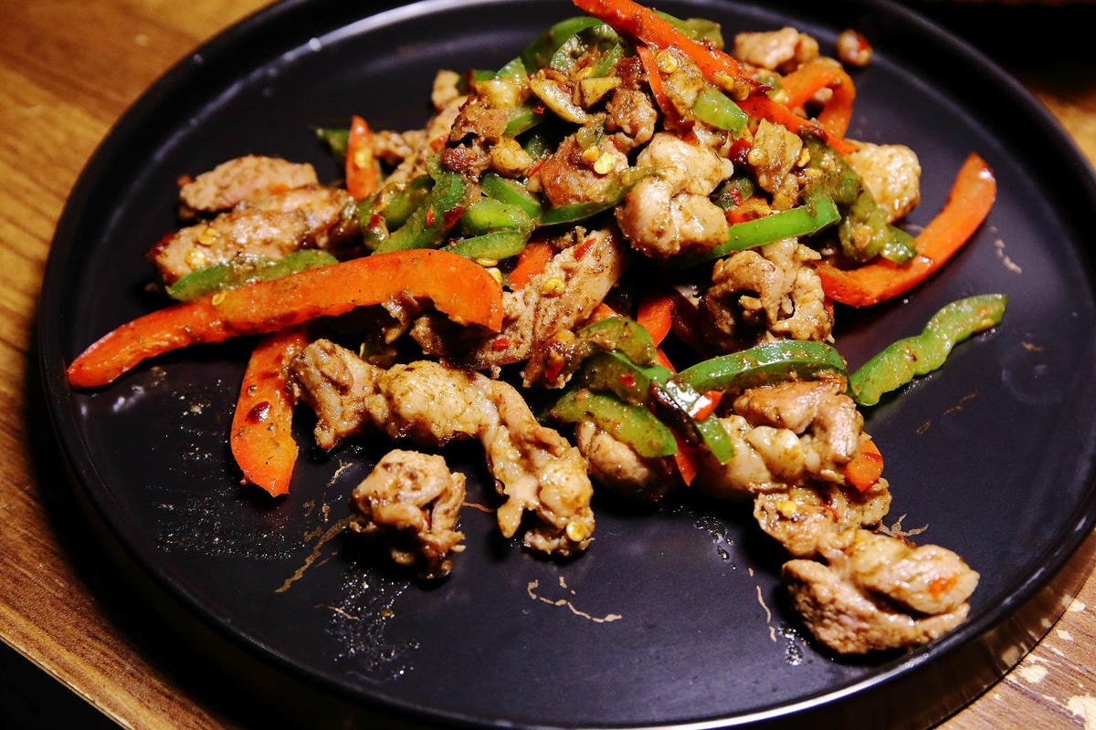 永和隱藏版招牌超低調!永和必訪風格餐酒館,大啖美餐美酒,CP