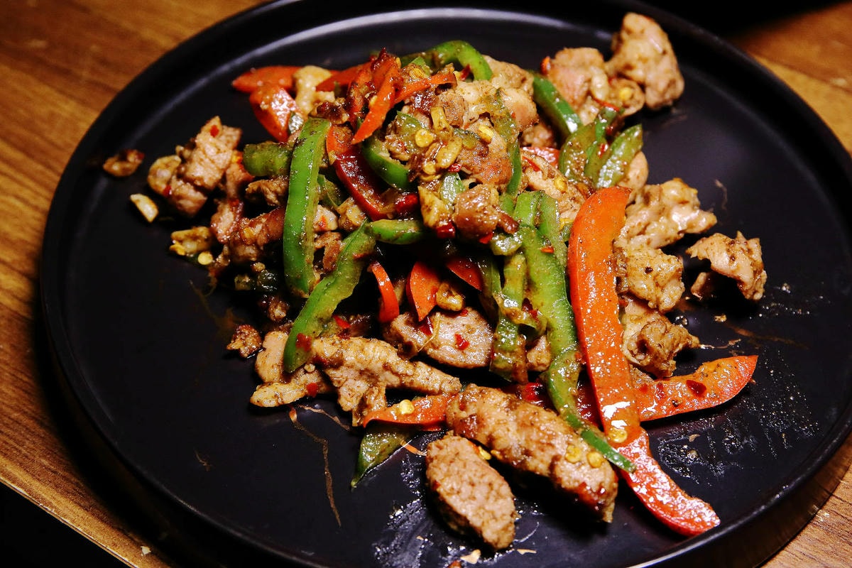 永和隱藏版招牌超低調!永和必訪風格餐酒館,大啖美餐美酒,CP