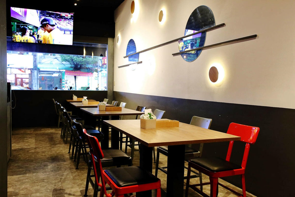 永和隱藏版招牌超低調!永和必訪風格餐酒館,大啖美餐美酒,CP