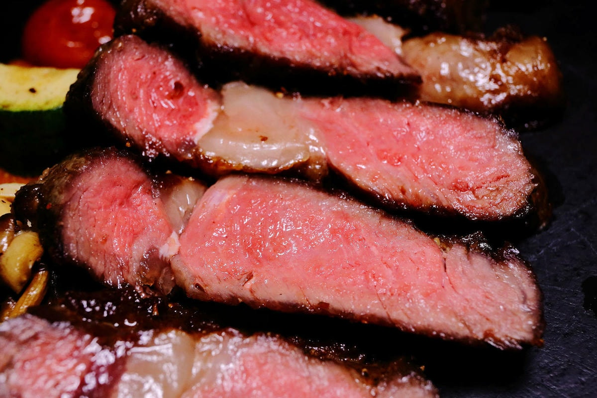 永和隱藏版招牌超低調!永和必訪風格餐酒館,大啖美餐美酒,CP