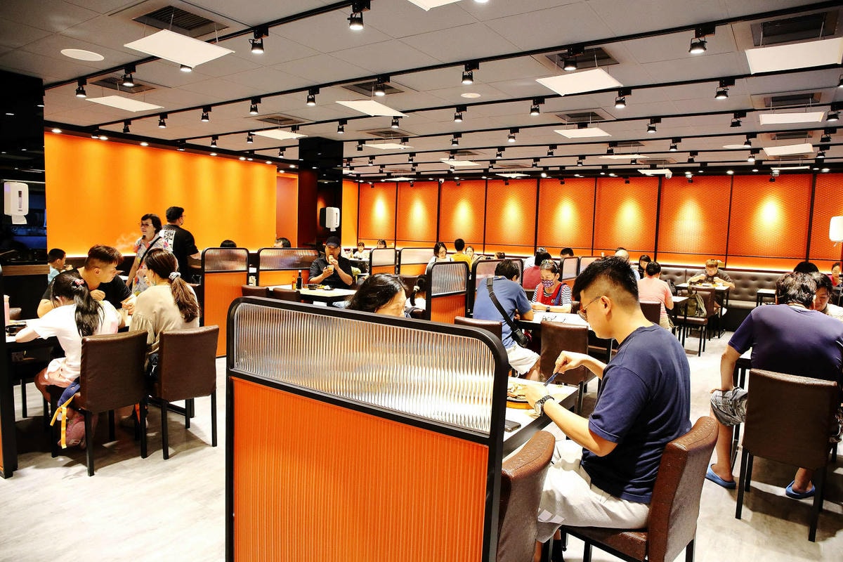 來自新竹的人氣平價牛排店小時厚牛排進軍永和,主餐190元起免