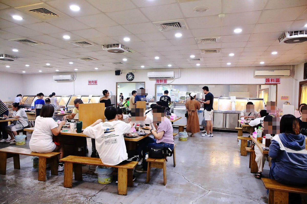 CP值爆表!當天到港海鮮漁獲燒烤吃到飽,超過30多種現流魚、 CP值爆表!當天到港海鮮漁獲燒烤吃到飽,超過30多種現流魚、