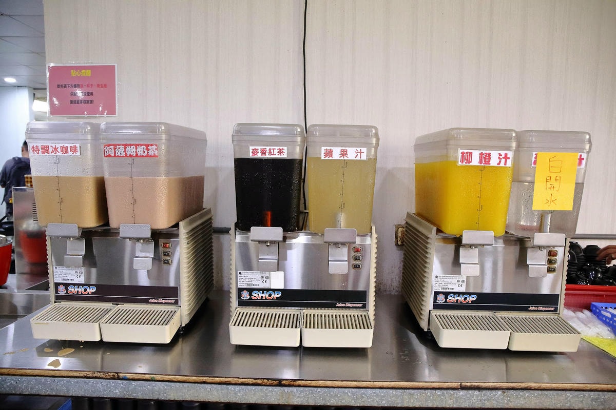 CP值爆表!當天到港海鮮漁獲燒烤吃到飽,超過30多種現流魚、 CP值爆表!當天到港海鮮漁獲燒烤吃到飽,超過30多種現流魚、