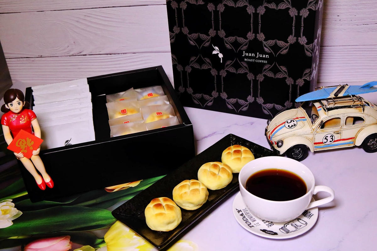 【2023中秋月餅推薦】紅豆食府中秋禮盒搶先看,月餅師傅手工