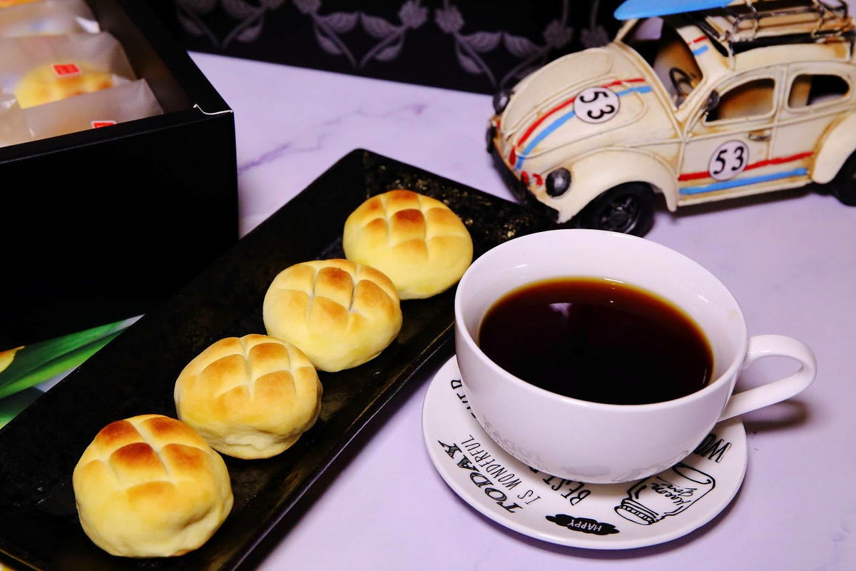 【2023中秋月餅推薦】紅豆食府中秋禮盒搶先看,月餅師傅手工