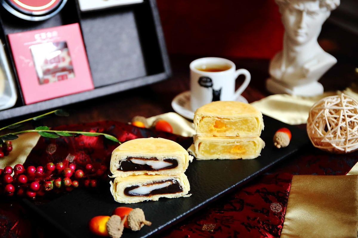 【2023中秋月餅推薦】紅豆食府中秋禮盒搶先看,月餅師傅手工