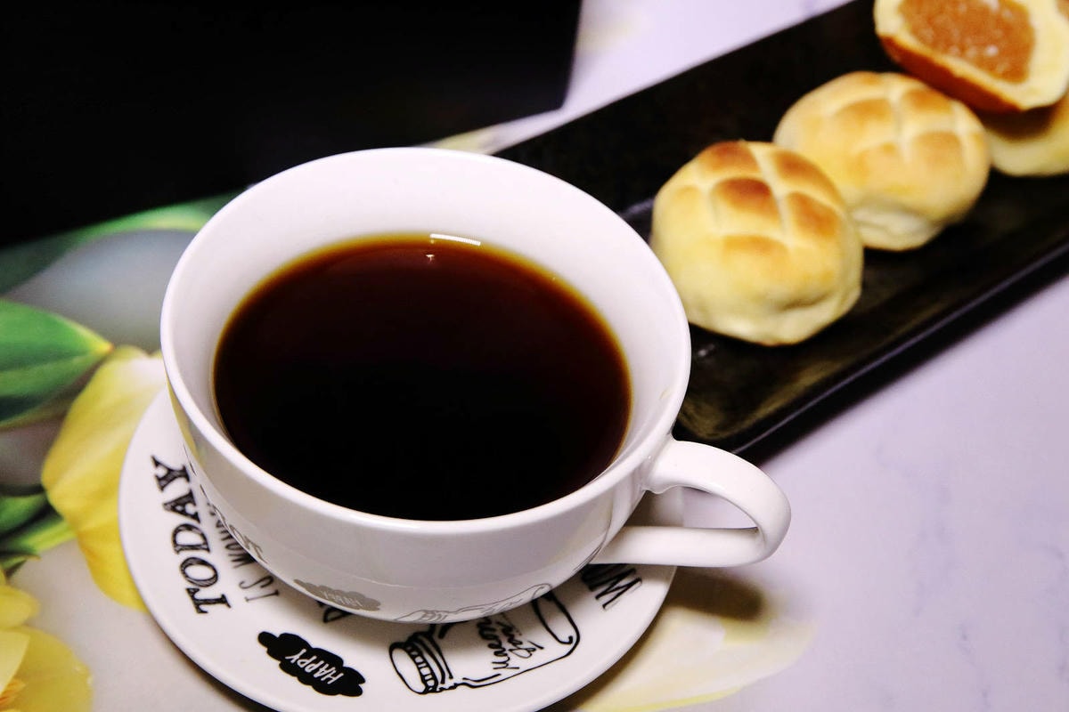 【2023中秋月餅推薦】紅豆食府中秋禮盒搶先看,月餅師傅手工