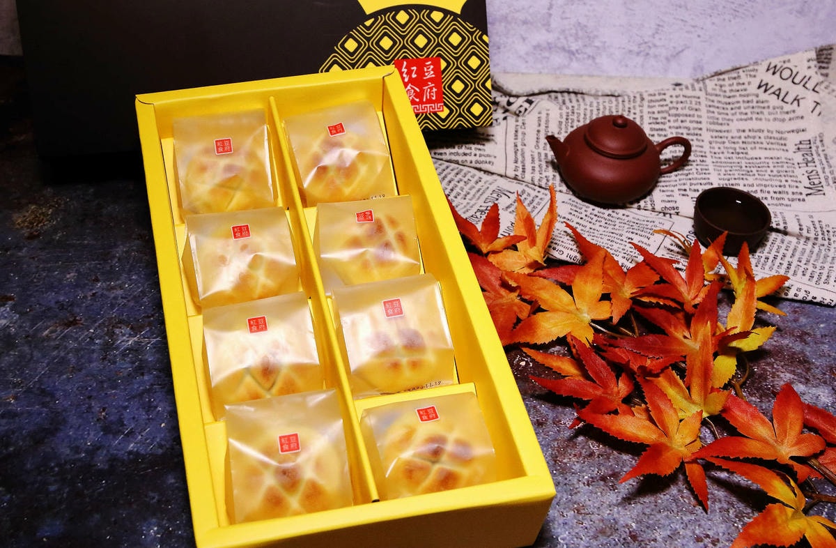 【2023中秋月餅推薦】紅豆食府中秋禮盒搶先看,月餅師傅手工