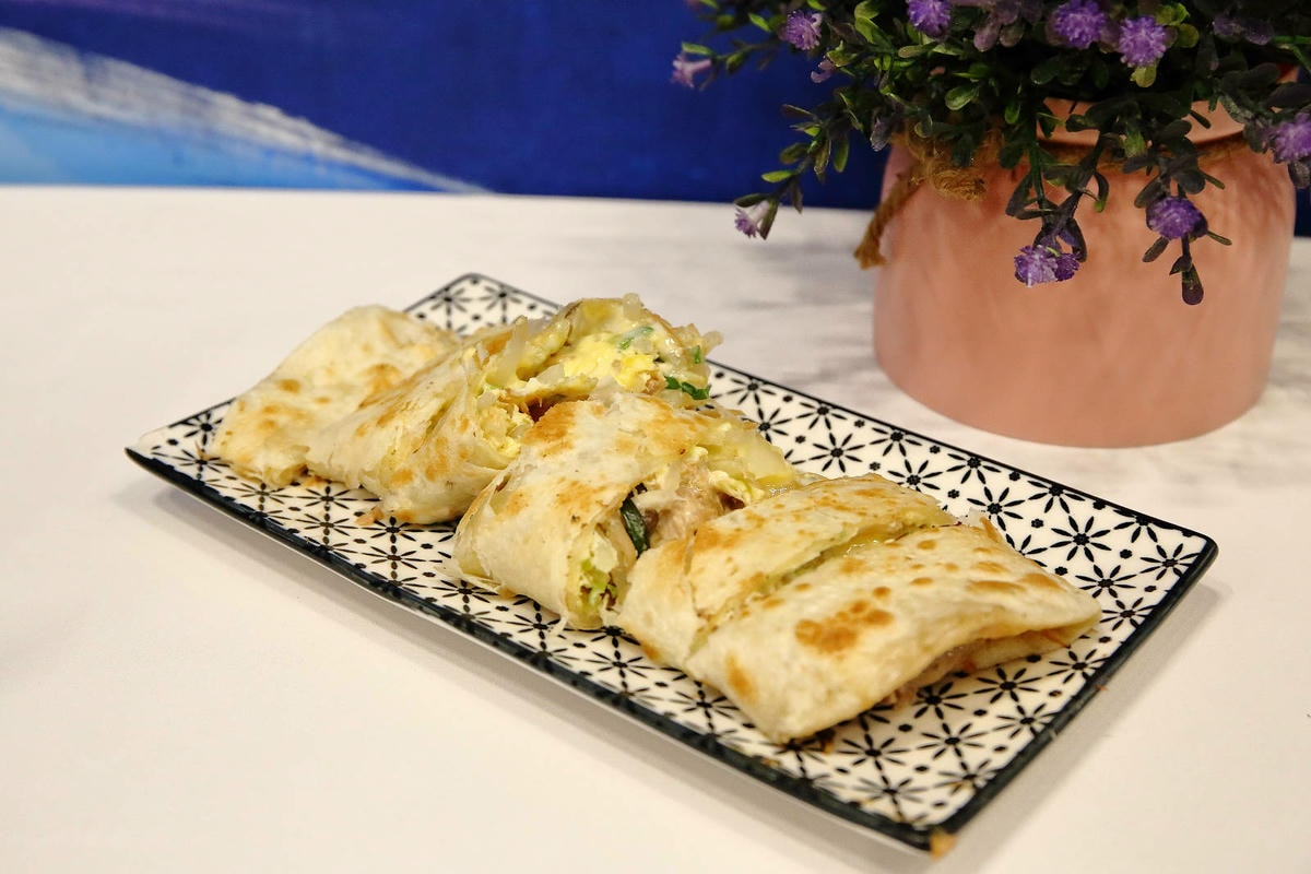 宜蘭美食早午餐這個超狂!碳個究竟早午晚餐浮誇系蛋餅多達34種