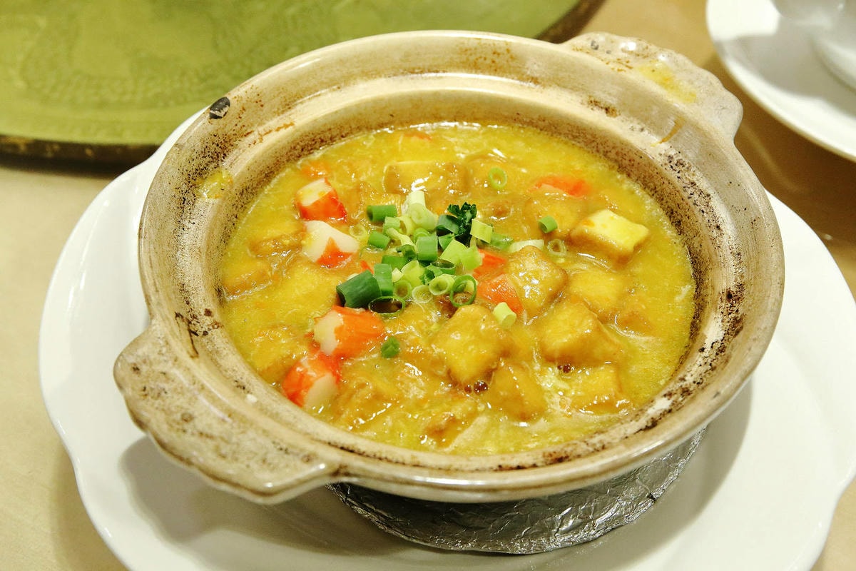 晶宴會館新品牌「晶粵軒烤鴨餐廳」,主打烤鴨搭配港式小點跟經典