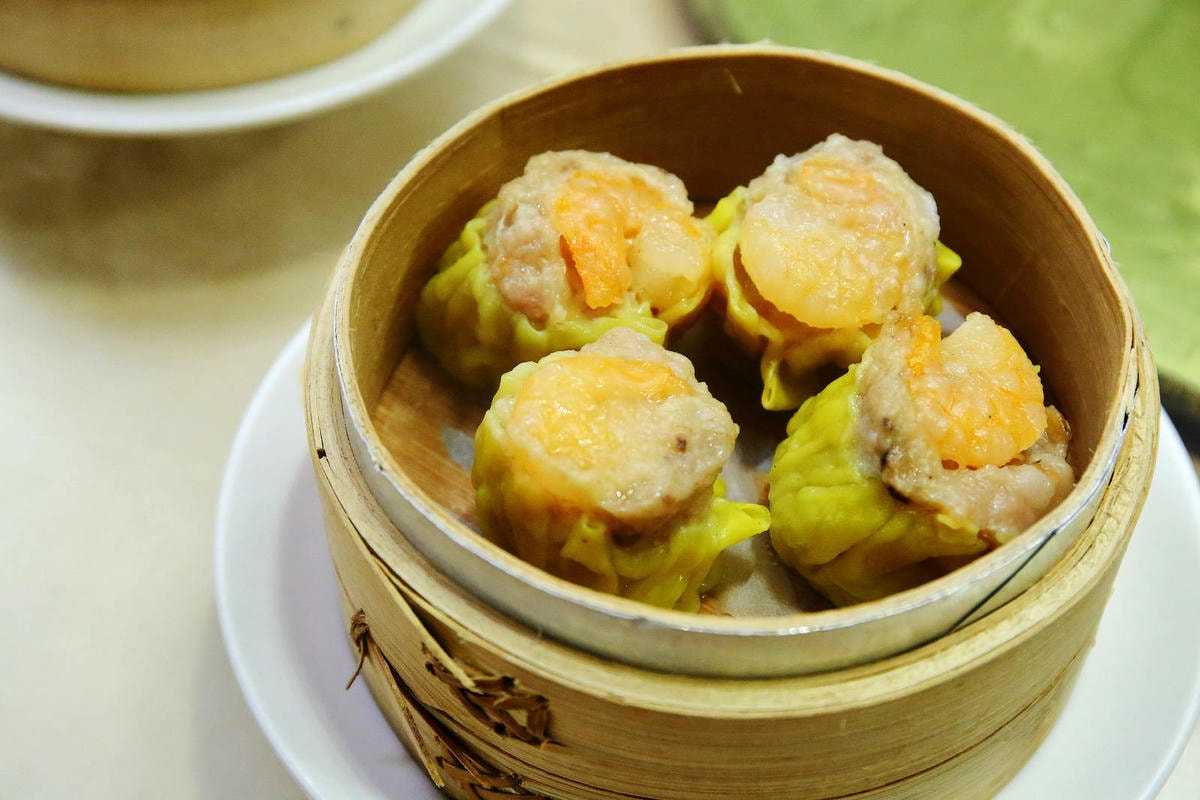 晶宴會館新品牌「晶粵軒烤鴨餐廳」,主打烤鴨搭配港式小點跟經典