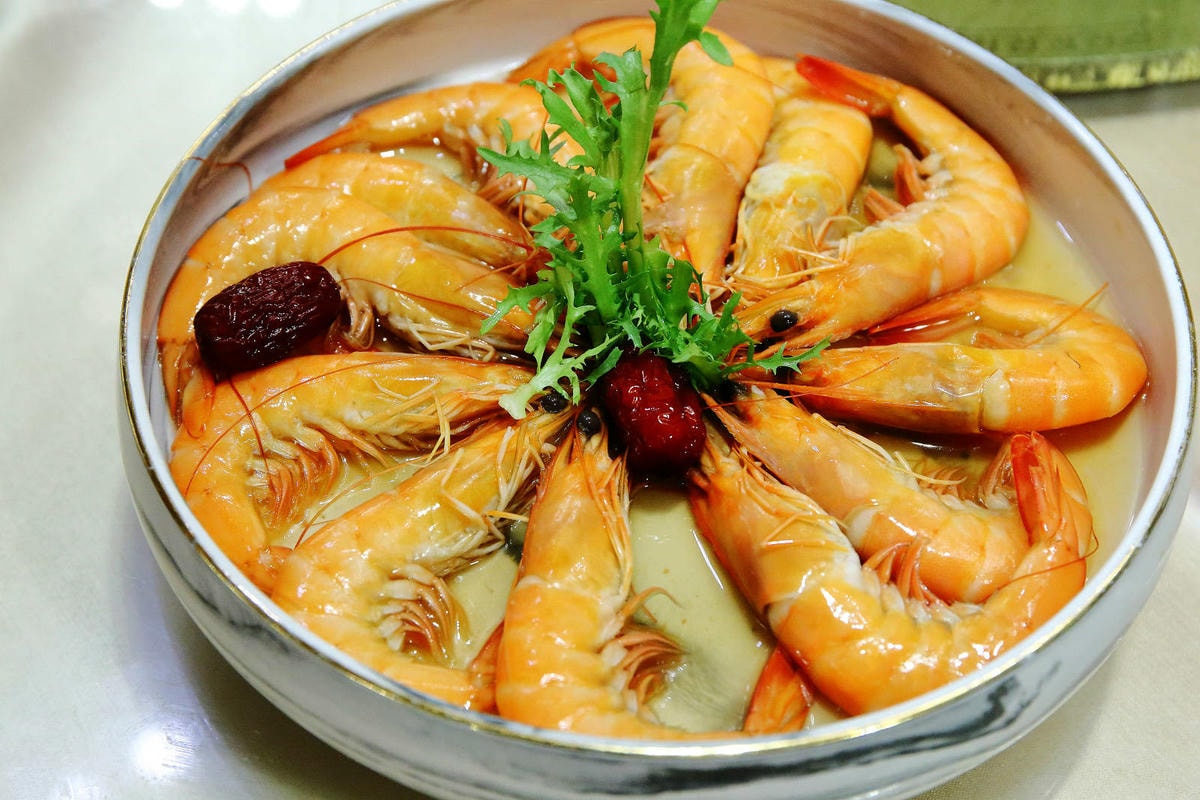 晶宴會館新品牌「晶粵軒烤鴨餐廳」,主打烤鴨搭配港式小點跟經典