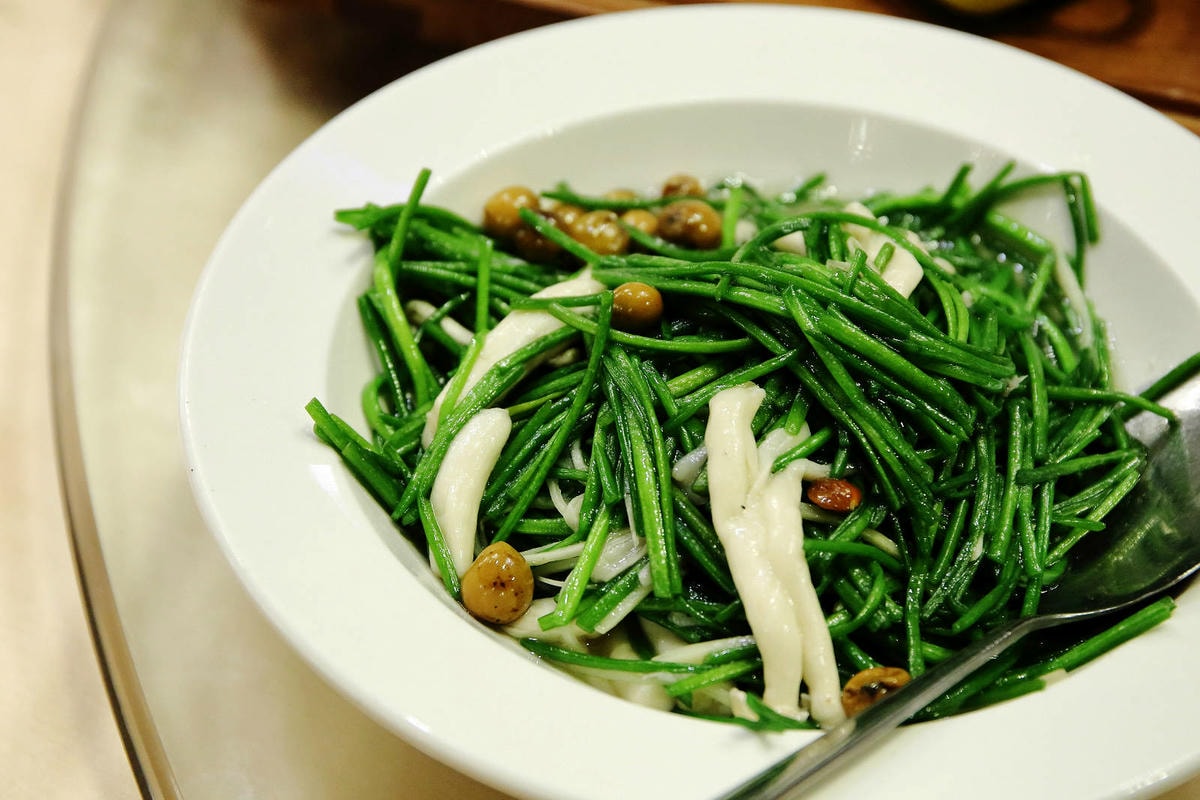 晶宴會館新品牌「晶粵軒烤鴨餐廳」,主打烤鴨搭配港式小點跟經典