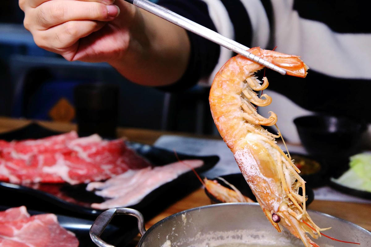 三重平價火鍋推薦！田原鍋三重店，澎湃海鮮船、肉盤加量50%，