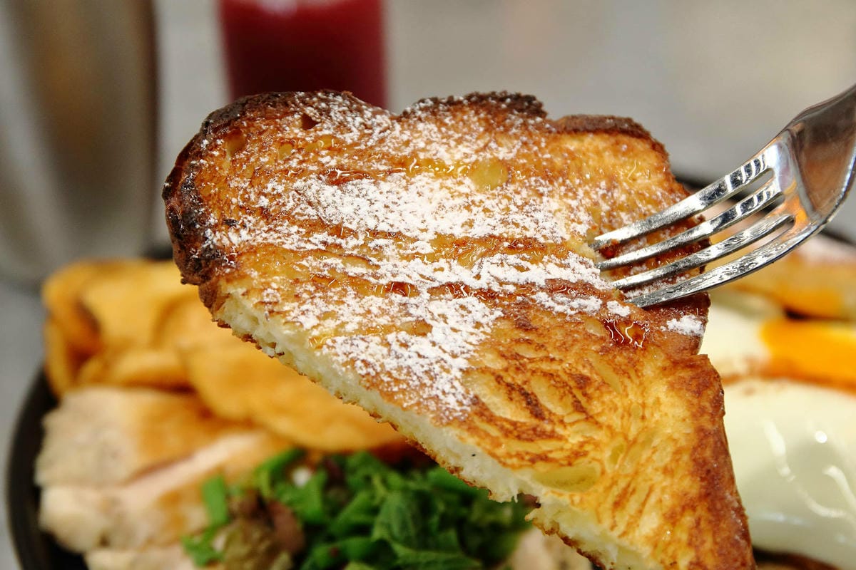 亞東醫院美食推薦，貳樓板橋店，板橋寵物友善餐廳，科技感裝潢，