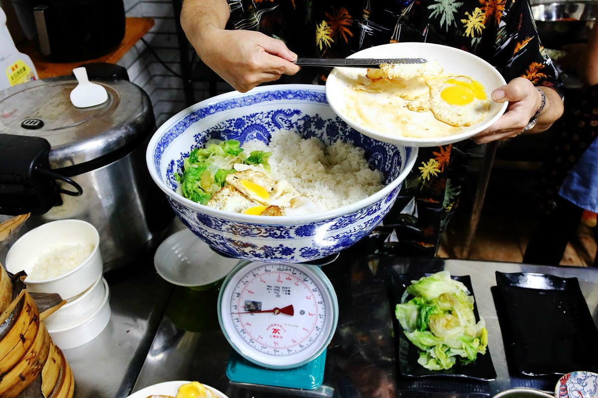 老五の秘密雞地。爆量爌肉飯挑戰大胃王極限，五哥的無菜單料理上