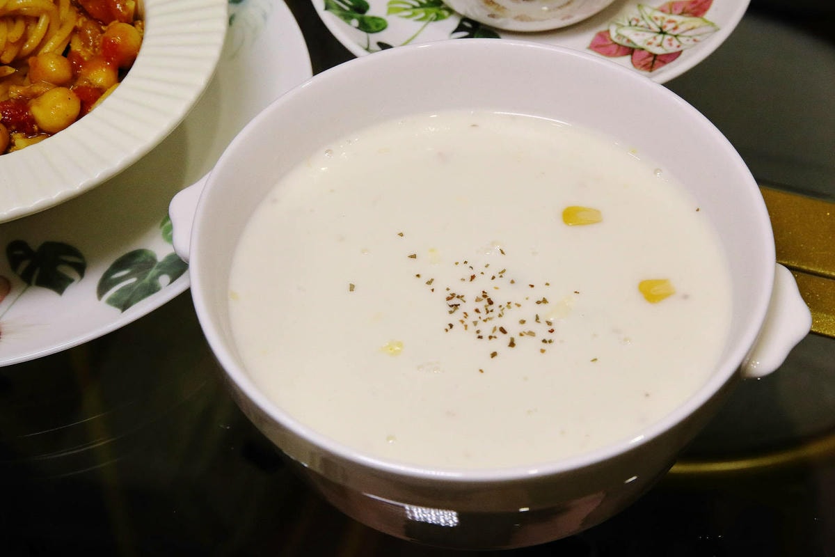 悠悠龍貓咖啡。全台唯一一間龍貓咖啡廳,龍貓卡通本尊活跳跳現身