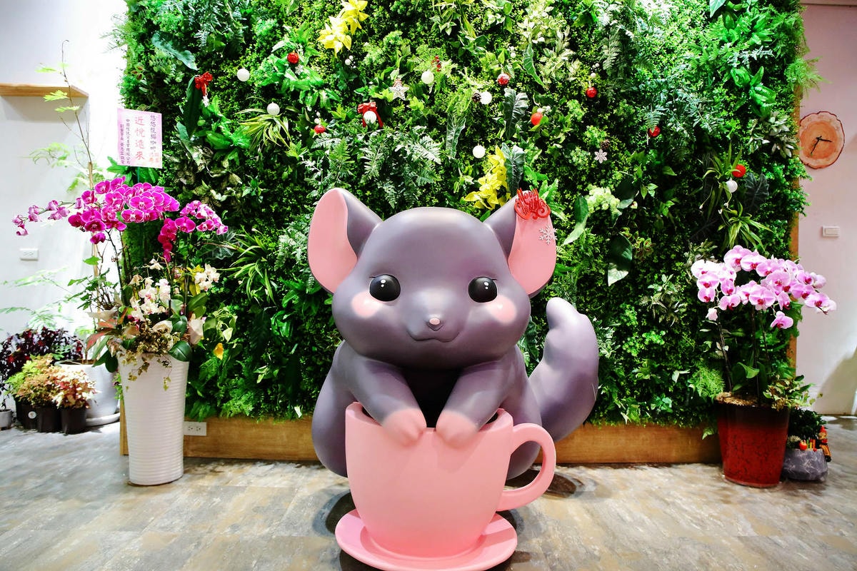 悠悠龍貓咖啡。全台唯一一間龍貓咖啡廳,龍貓卡通本尊活跳跳現身