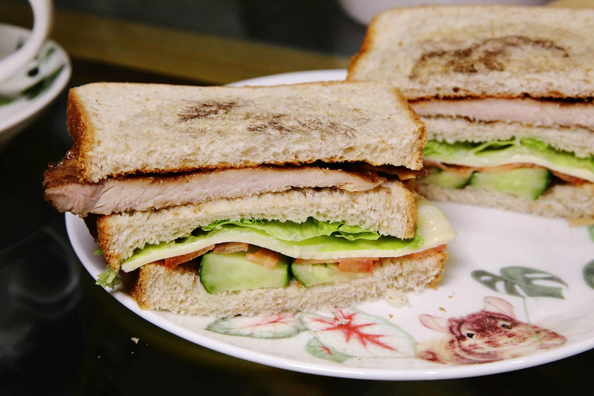 悠悠龍貓咖啡。全台唯一一間龍貓咖啡廳,龍貓卡通本尊活跳跳現身