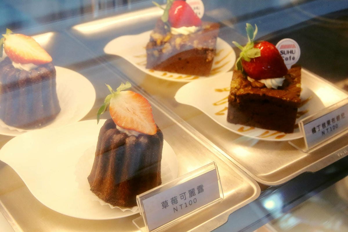 採草莓囉!苗栗大湖特色農場推薦,紅色琉璃瓦&SUHU Caf 採草莓囉!苗栗大湖特色農場推薦,紅色琉璃瓦&SUHU Caf