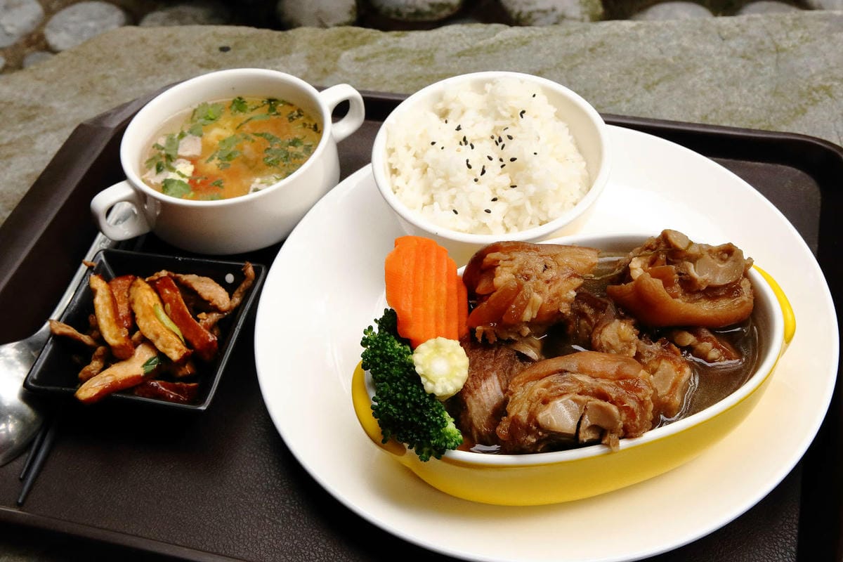 新竹寵物友善餐廳，森園寵物友善樹屋咖啡莊園，咖啡好喝，寵物超