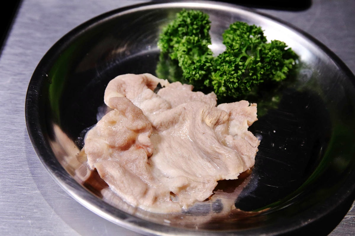 饒河夜市美食推薦,蘇記嘀兜雞台北松山店,獨門祕製超濃郁大骨湯