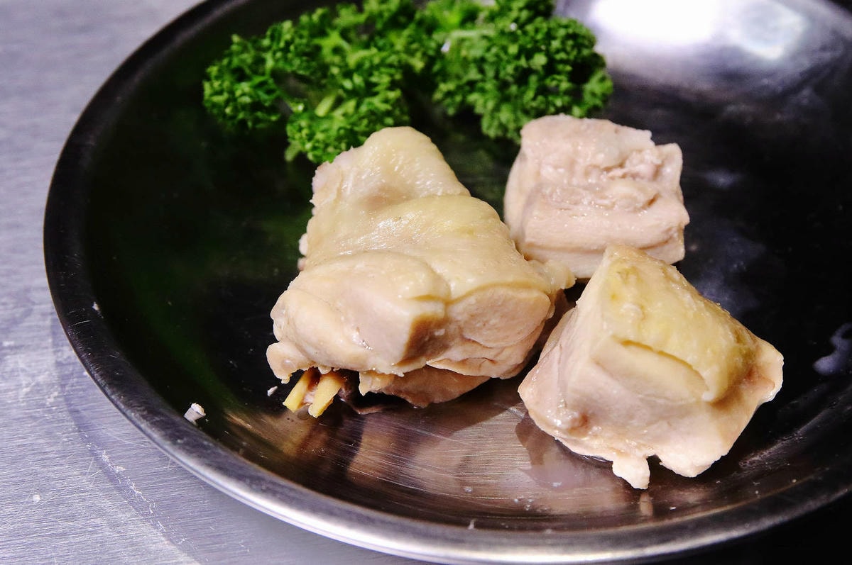 饒河夜市美食推薦,蘇記嘀兜雞台北松山店,獨門祕製超濃郁大骨湯