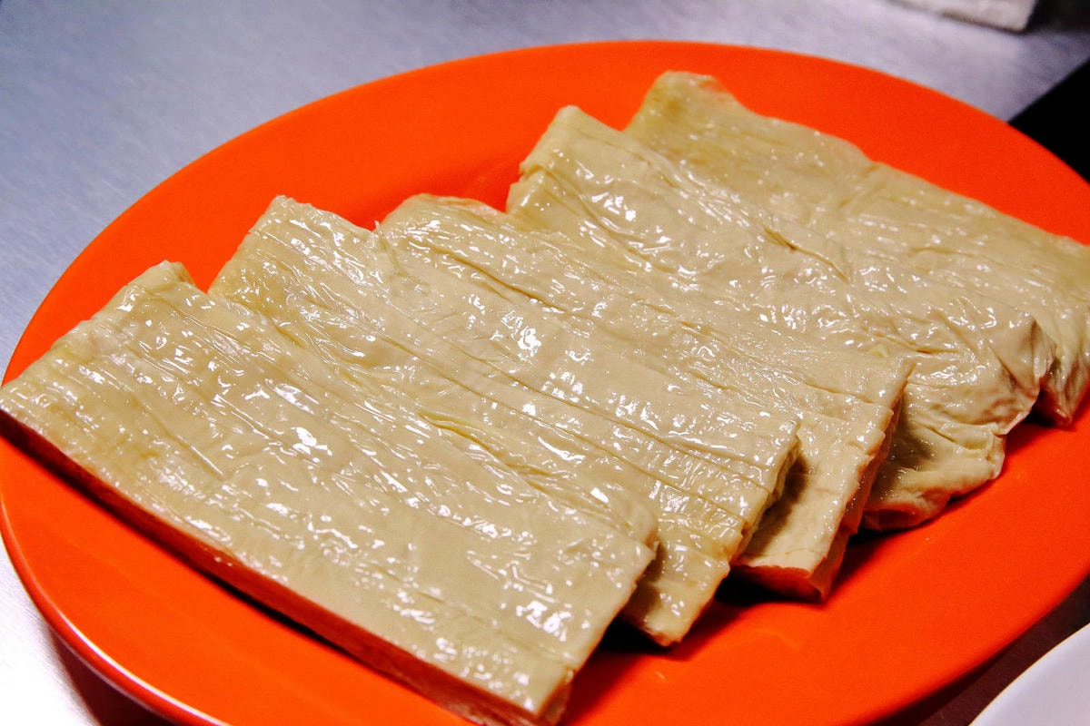 饒河夜市美食推薦,蘇記嘀兜雞台北松山店,獨門祕製超濃郁大骨湯