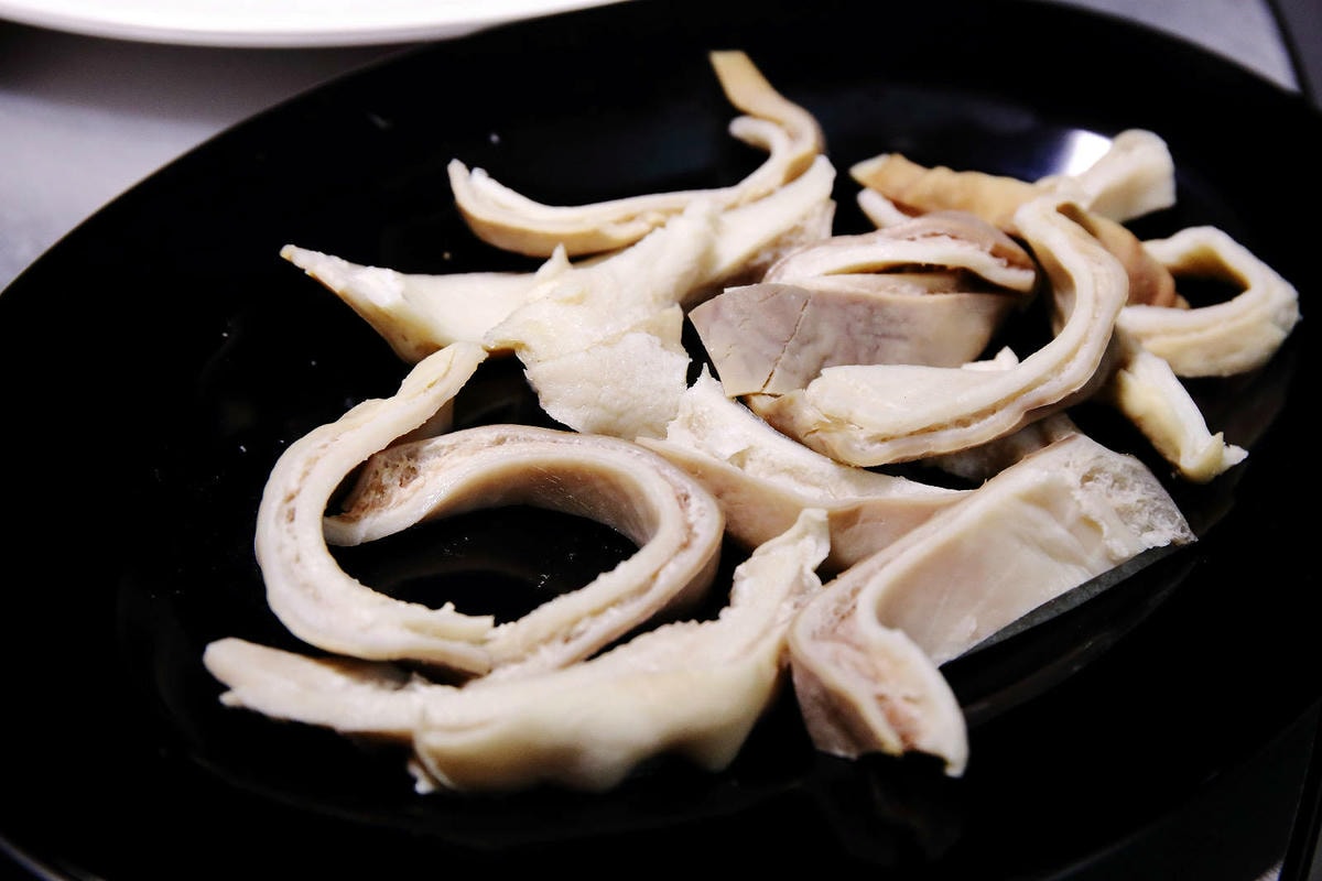 饒河夜市美食推薦,蘇記嘀兜雞台北松山店,獨門祕製超濃郁大骨湯