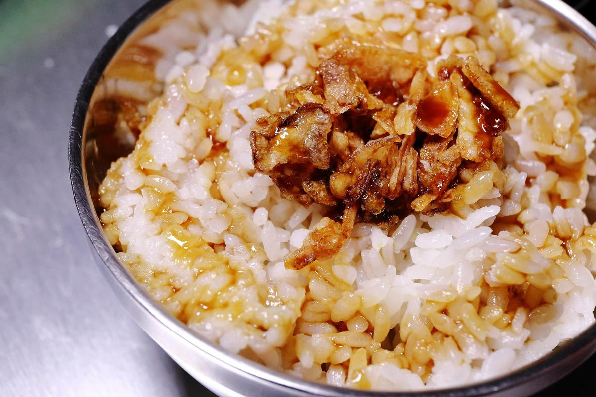 饒河夜市美食推薦,蘇記嘀兜雞台北松山店,獨門祕製超濃郁大骨湯