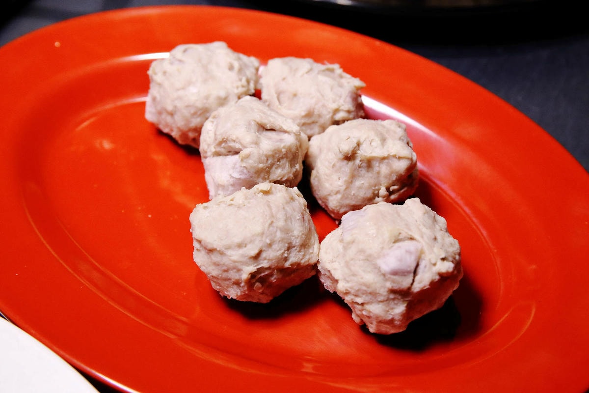 饒河夜市美食推薦,蘇記嘀兜雞台北松山店,獨門祕製超濃郁大骨湯