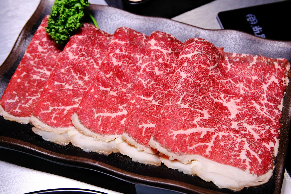 饒河夜市美食推薦,蘇記嘀兜雞台北松山店,獨門祕製超濃郁大骨湯