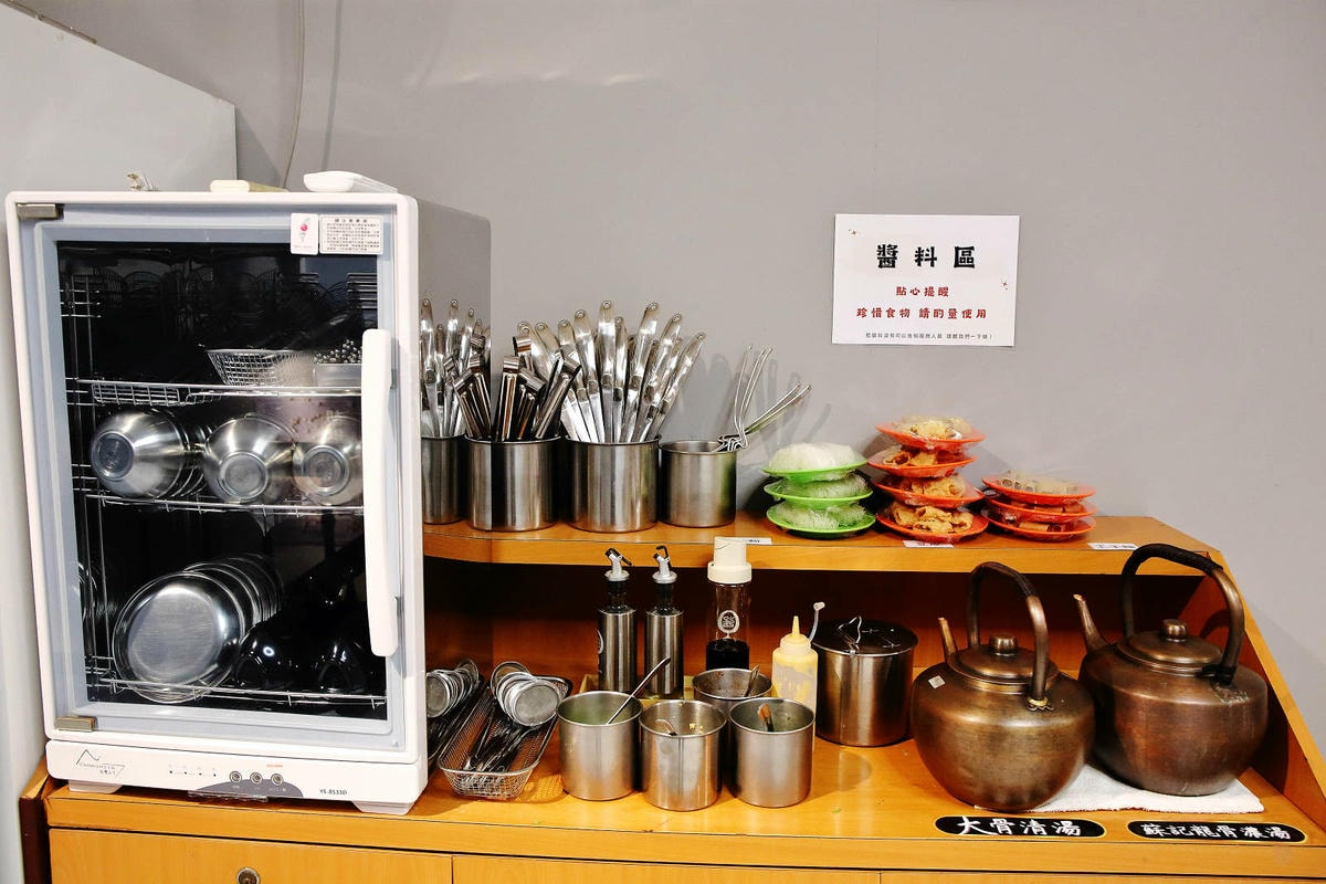 饒河夜市美食推薦,蘇記嘀兜雞台北松山店,獨門祕製超濃郁大骨湯