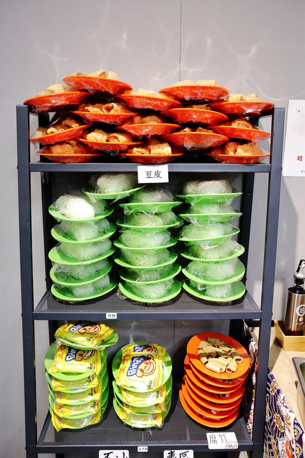 饒河夜市美食推薦,蘇記嘀兜雞台北松山店,獨門祕製超濃郁大骨湯