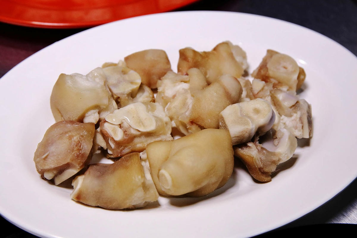 饒河夜市美食推薦,蘇記嘀兜雞台北松山店,獨門祕製超濃郁大骨湯