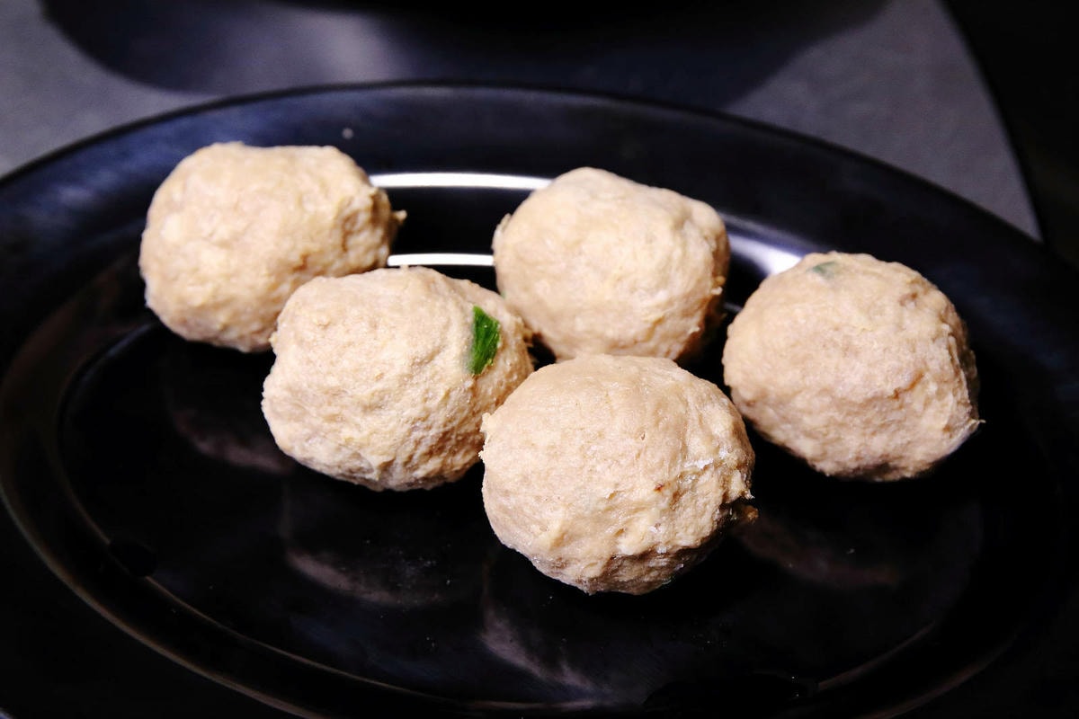 饒河夜市美食推薦,蘇記嘀兜雞台北松山店,獨門祕製超濃郁大骨湯