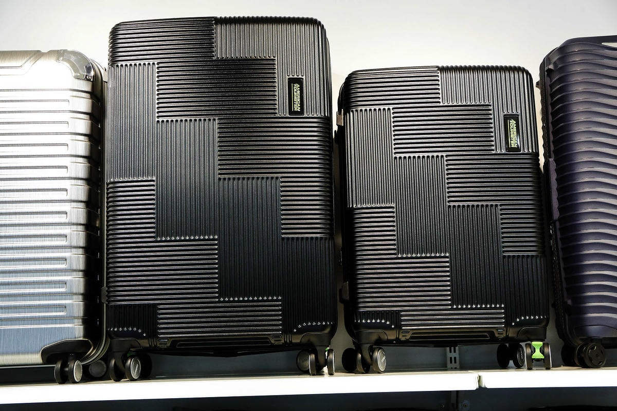 桃園行李箱推薦!黑箱作業行李箱維修/零售專賣店,28吋鋁框大