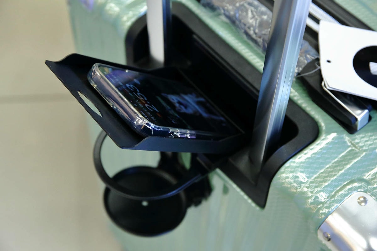 桃園行李箱推薦!黑箱作業行李箱維修/零售專賣店,28吋鋁框大