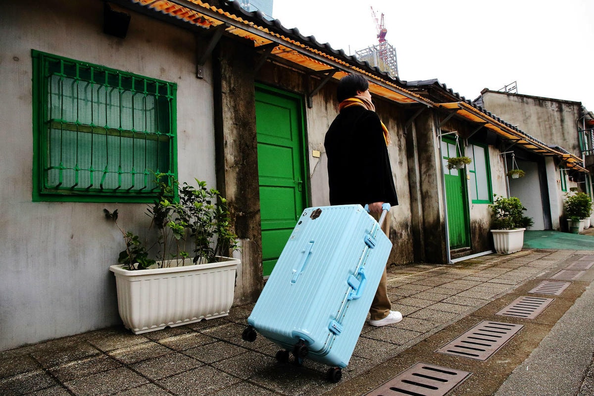 桃園行李箱推薦!黑箱作業行李箱維修/零售專賣店,28吋鋁框大