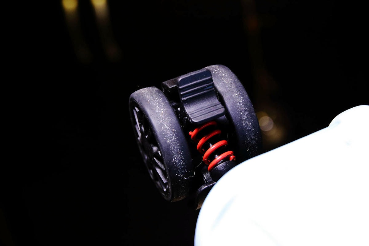 桃園行李箱推薦!黑箱作業行李箱維修/零售專賣店,28吋鋁框大