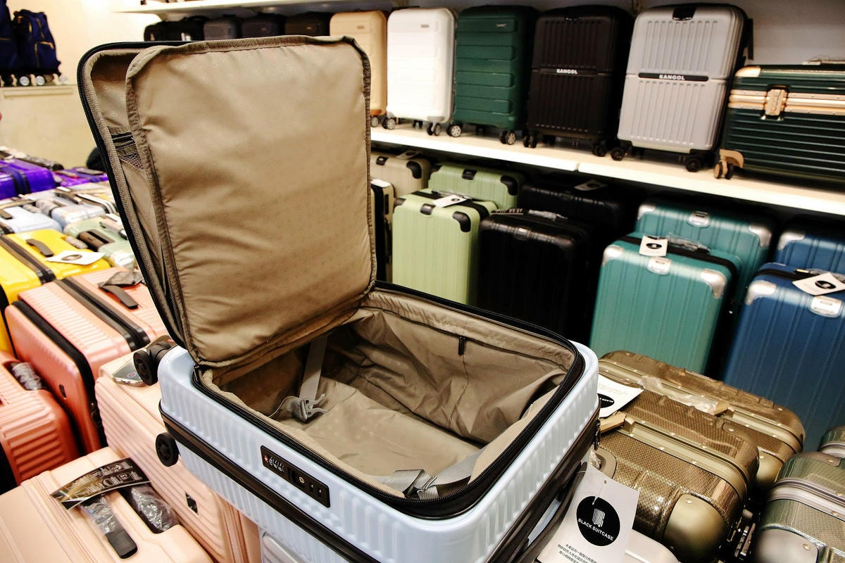 桃園行李箱推薦!黑箱作業行李箱維修/零售專賣店,28吋鋁框大