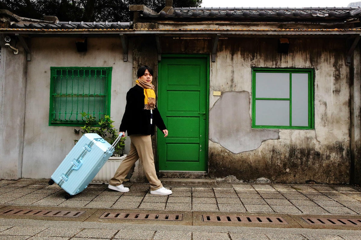 桃園行李箱推薦!黑箱作業行李箱維修/零售專賣店,28吋鋁框大