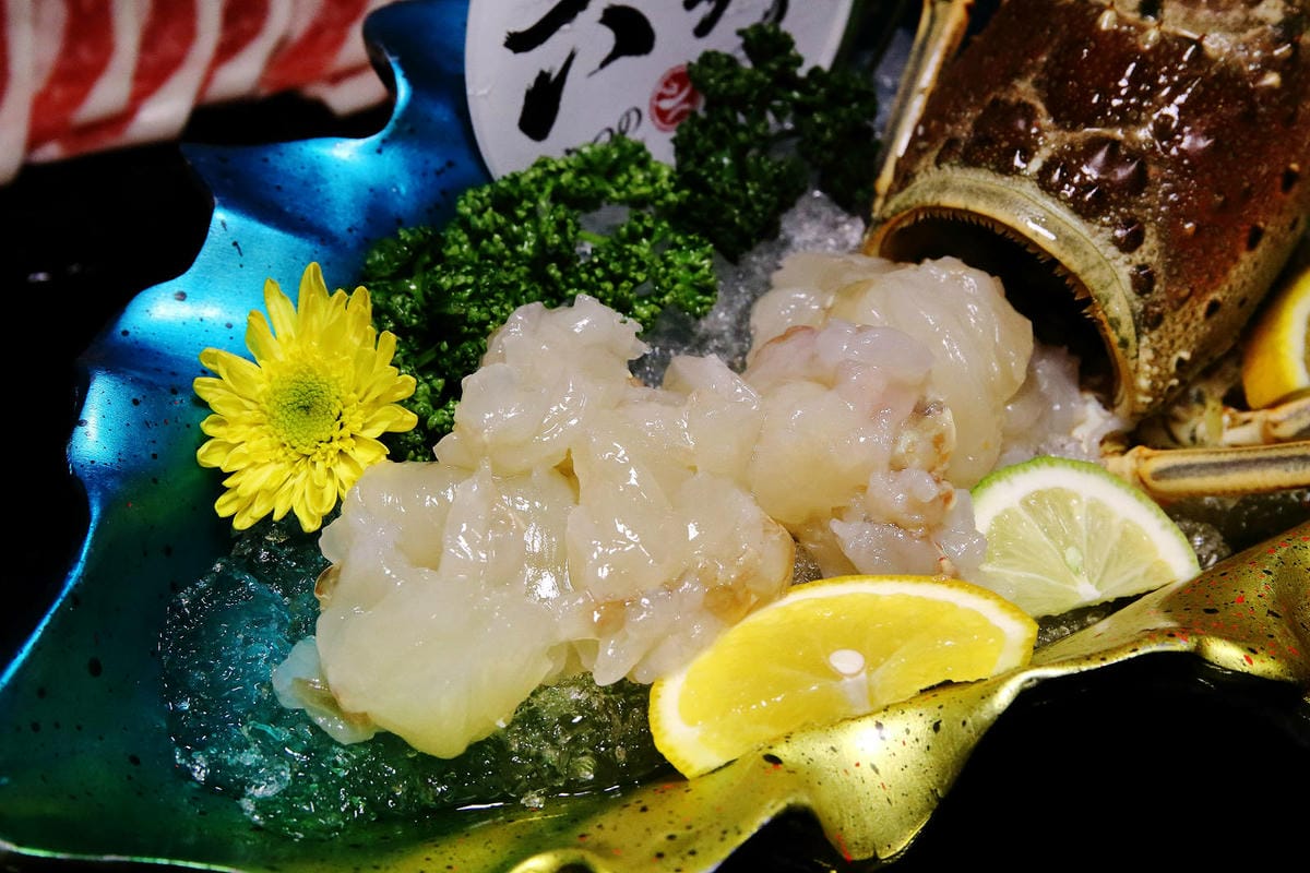 新竹火鍋推薦，浮誇系火鍋「六野鴛鴦鍋物」新開幕！頂級海鮮船水