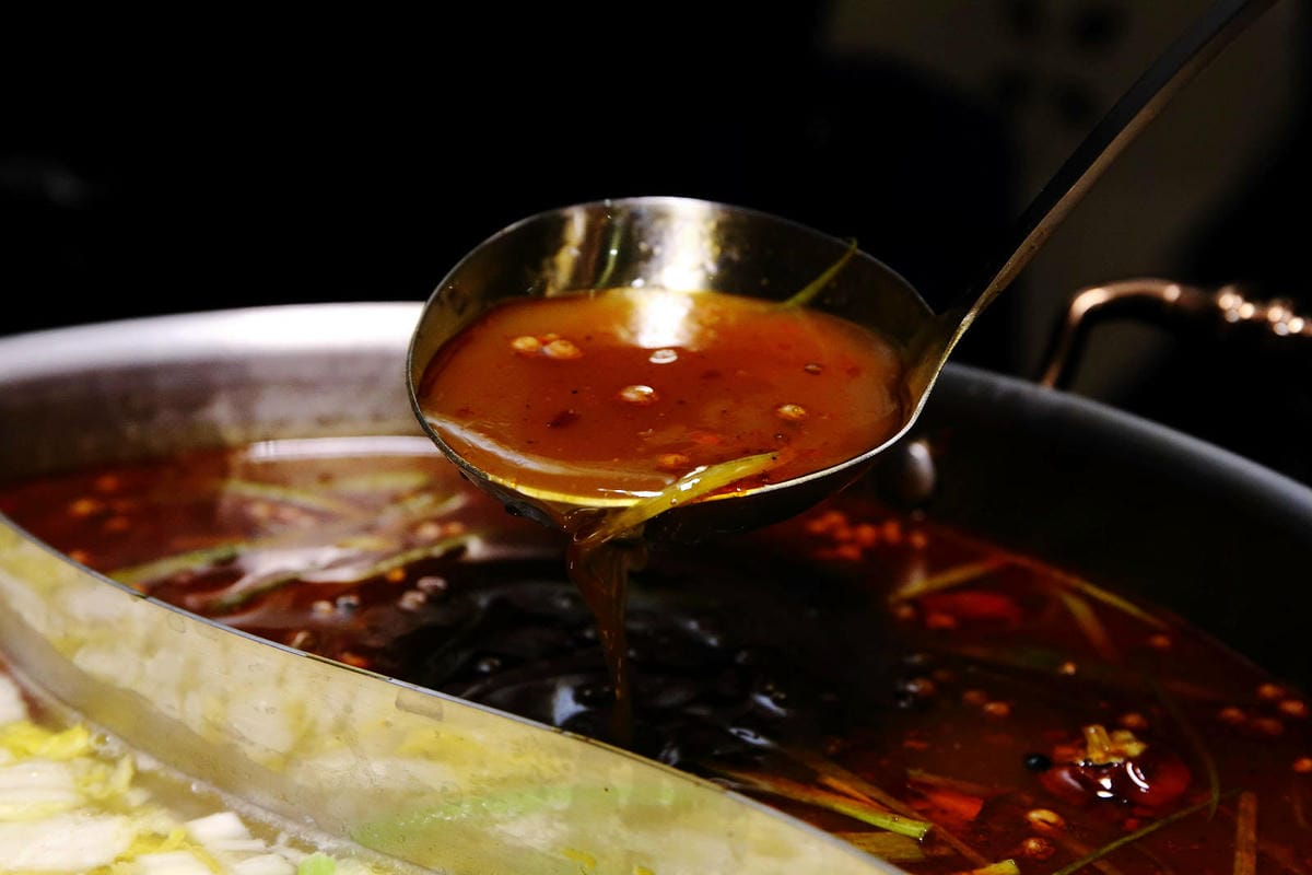 新竹火鍋推薦，浮誇系火鍋「六野鴛鴦鍋物」新開幕！頂級海鮮船水