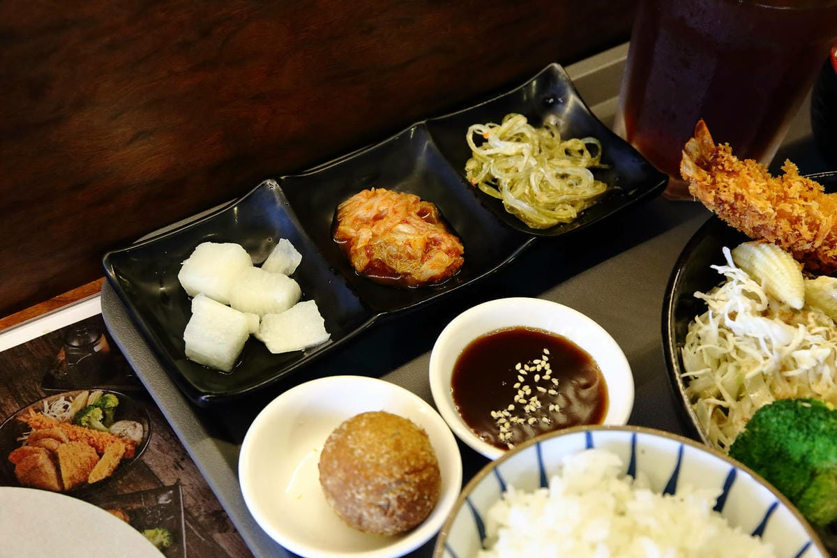 柴聚小吃。中壢寵物友善餐廳，最萌柴柴陪吃陪玩，狗派的朋友們注