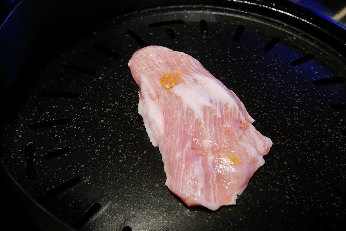 王品全新韓式燒肉品牌，金咕韓式原塊烤肉插旗西門町！主打豬五花